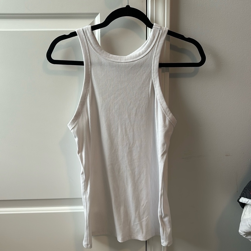 stretchy basic white tank to match with anything!!